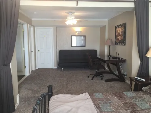 Lake Travis Waterfront - Outstanding Views, Boat Dock/Deep Water, Walk to Pool