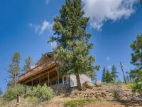 Falcon Ridge Chalet-Woodland Park: WiFi & Views, Deck and Views of Pikes Peak - Chalets