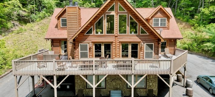 #1 PRVT. BLACK-MT. LUX LOG ESTATE. / HOT TUB / GAME RM / PETS / 2 FIRE PL. 6/6.5 Hotels in McDowell County