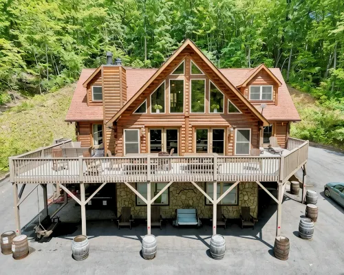 #1 PRVT. BLACK-MT. LUX LOG ESTATE. / HOT TUB / GAME RM / PETS / 2 FIRE PL. 6/6.5 Hotels in McDowell County