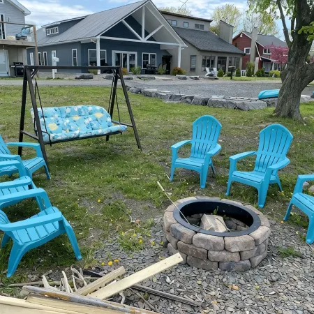 Level Seneca Lakefront Chalet-Gorgeous Sunsets 3,510 sq. ft.