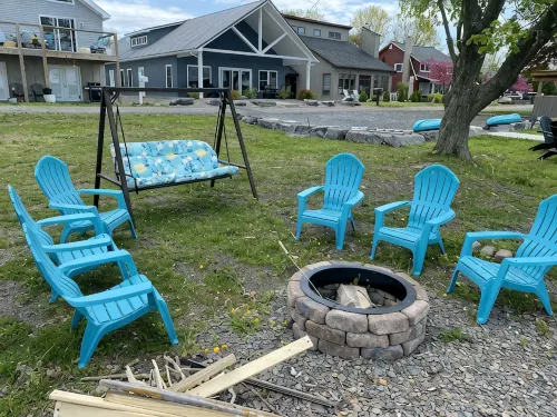 Level Seneca Lakefront Chalet-Gorgeous Sunsets 3,510 sq. ft.