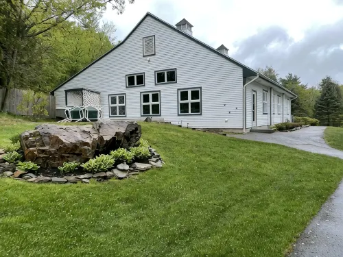 One Room Studio A.Full Kitchen Walk to Beach,Town.Sleeps 2 Indoor,Outdoor Pool. - Homestays