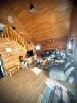 Cabin- no cleaning fees: Cranberry Fest, waterparks, trail riding for utv/atv