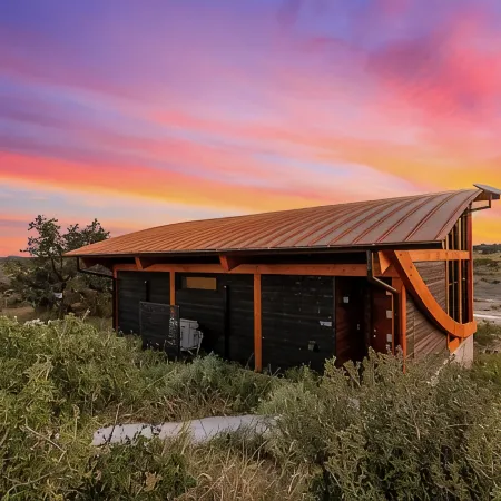 Pedernales River Guesthouses - BLUE