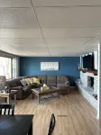 Cozy Koontz lake House right on the water, 30 min to Notre Dame <br> - 홈스테이