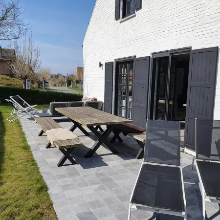 Villa Amelie -- Modern Villa @ the Beach w. Garden