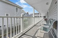 Beachside Getaway - Steps to the Beach