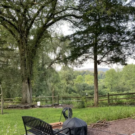 Mountain View Farmhouse, pool/hot tub, fire pit, 4 seasons porch, game room