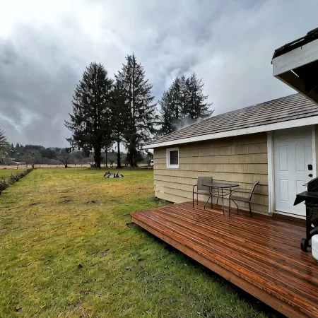 Cozy 2 bedroom house on 1.5 acres