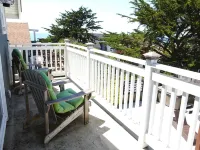 Charming modern bungalow w/ hot tub steps away from the beach