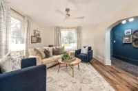 Charming 1 Bed Historical Apartment - Steps to Downtown Midland - Wifi