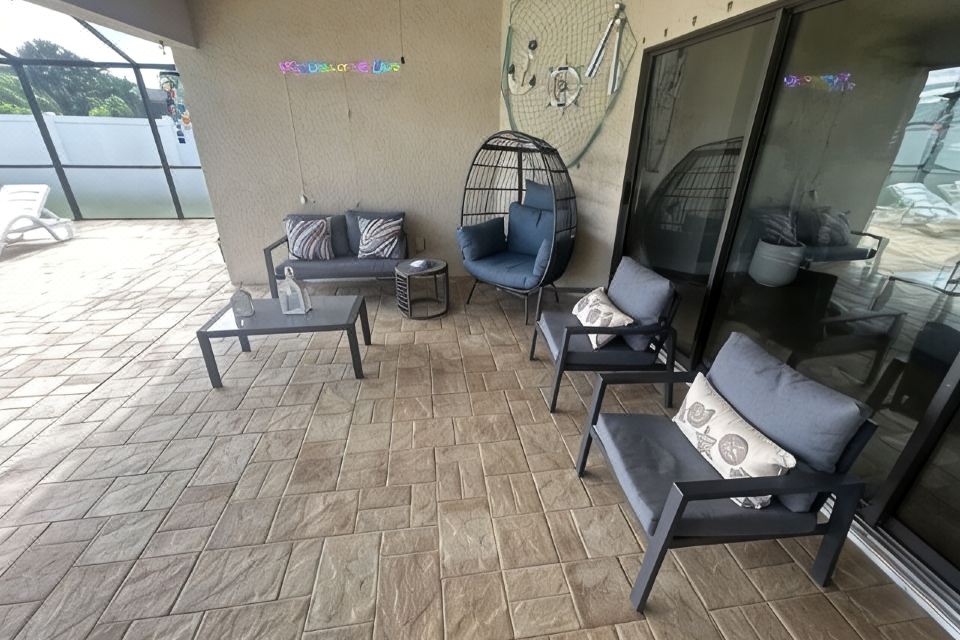 Photo 5 of 6
