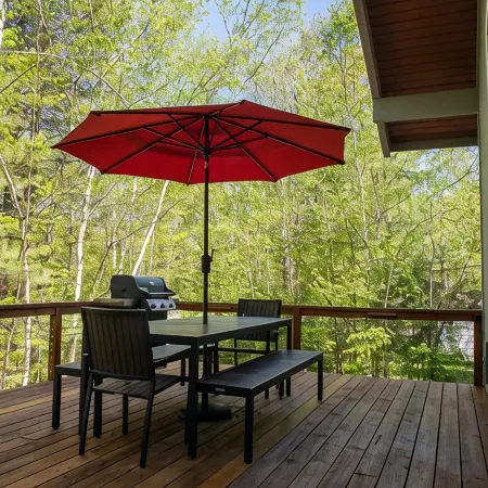 Modern Mountain Chalet Near Storyland & Summer Fun