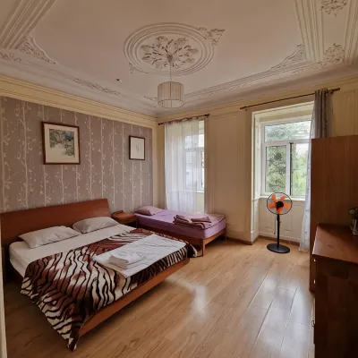 Alojamento Local Private Accommodation Các khách sạn gần Ga metro Intendente