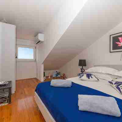 Luxurious penthouse style apartment, panoramic sea and mountain view Rooms