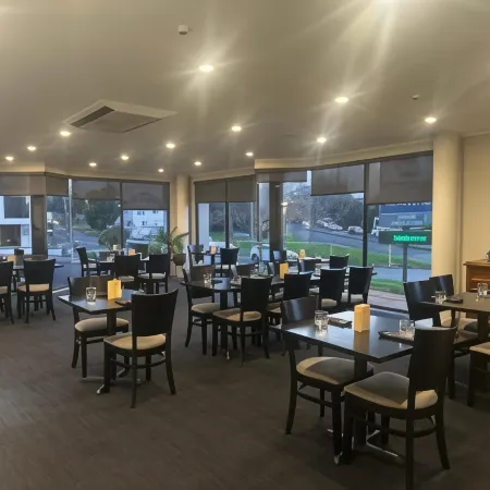 Best Western Ellerslie International Отели рядом с достопримечательностью «Холм Уан-Три-Хилл»