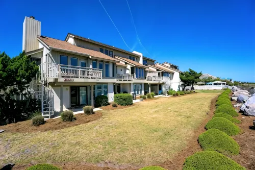 OCEANFRONT Villa perfectly located in the Heart of Fripp Island
