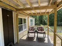 Modern 3 Bdrm Cottage Retreat by the Springs - Homestays