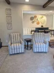 Walk to K-State, Sleeps 12, Pool Table, Hot Tub, 28-60 Nights Stays Are Welcome! - 4-Sterne