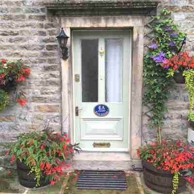 Fern House, Grassington; central yet parking & quiet, light & period elegance Hotel Exterior