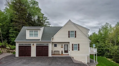 The Valley Estate - Ice Arena - Biking - Weddings - Walk to Town Square! - Wifi