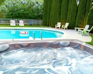Toll Road Inn - Pools