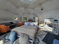 2-Acre Dome + Tiny House Cabin on Ocean - Hytter