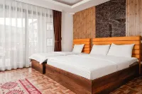 Denis Hotel - balcony