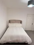 Charming Guest Room in Leicester with Garden and WiFi - 2-Star