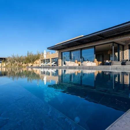 Newly constructed Luxurious Family Villa with Infinity Sunset & Tennis court!