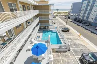 Spacious Beachfront Ocean View Condo Free Linens  Fall Festivals - Homestays