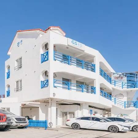 Jeju Dalbitgoun Pension Отели рядом с достопримечательностью «Пляж Вольчжон»