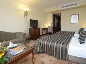 Karaca Hotel