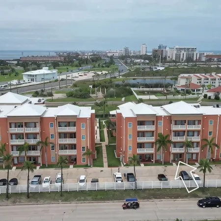 La Isla F102 Condo