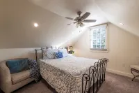 A Simpler Time: Two bedroom apt.  above 1906 General Store in Gold Hill NC - 2성급