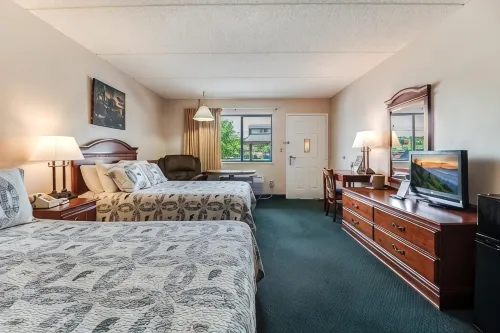 Mountain Breeze Motel - balcony