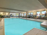 Days Inn & Suites by Wyndham West Edmonton Hotel dekat Pusat Acara Edmonton