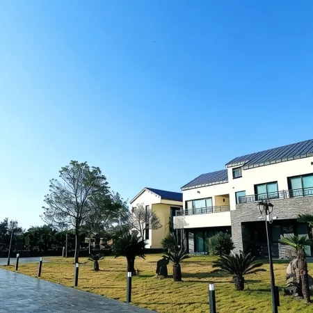 Jeju Trebien Pension Отели рядом с достопримечательностью «Парк Тольхарбан»