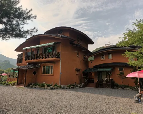 Jecheon Drama Hwangto Pension Hotels near Baeglyeonsa