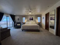 Rimview Lake Powell Home-Stunning views and a spacious family friendly home!