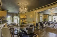 The Woodview Inn