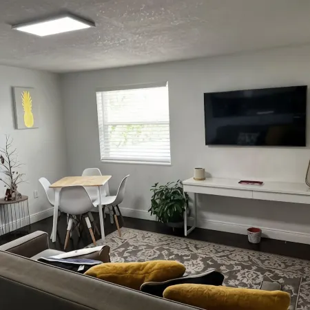 Spacious Apartment Central Located Отели в г. Хайалиа