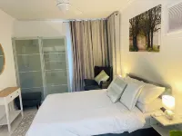 Entire One Bed Room Unit in Norwood, Adelaide. 8 Min drive to the City Centre