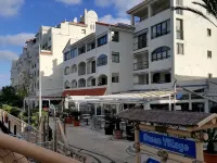 Luxury Yacht Hotel - Ocean View