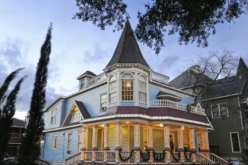 Sara's Inn on the Boulevard - Bed and Breakfasts