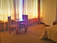 โรงแรม Finisterre โรงแรมใกล้พลาซ่า การิบัลดี
