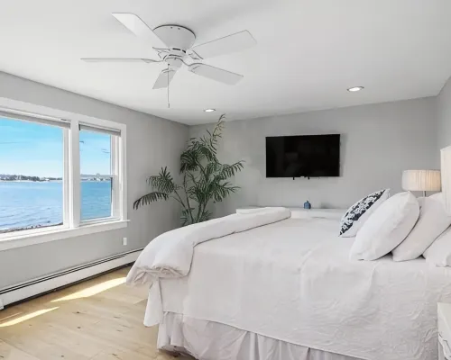 Enjoy Gorgeous Sunsets from Your Waterfront Beach House. Hotels in Hull