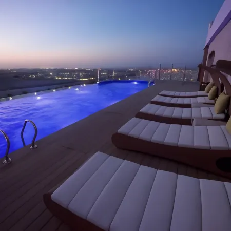 Carnelian Muscat - Airport Hotel