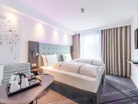 Premier Inn Stuttgart City Center Hotel โรงแรมใกล้ลีเดอร์ฮัลเลอ